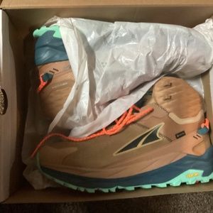 Altra M Olympus Hike Mid GTX hiking boots, size 13 brand new!
